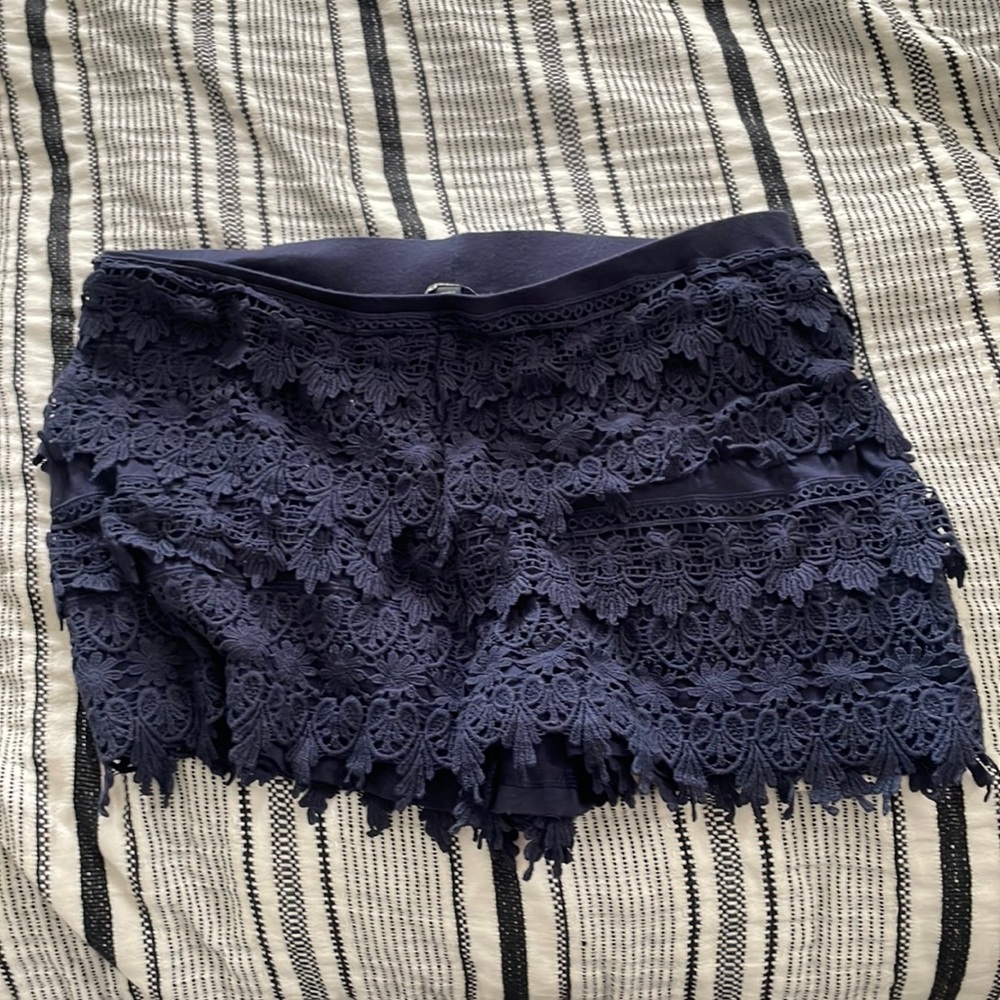 Blue express lace short